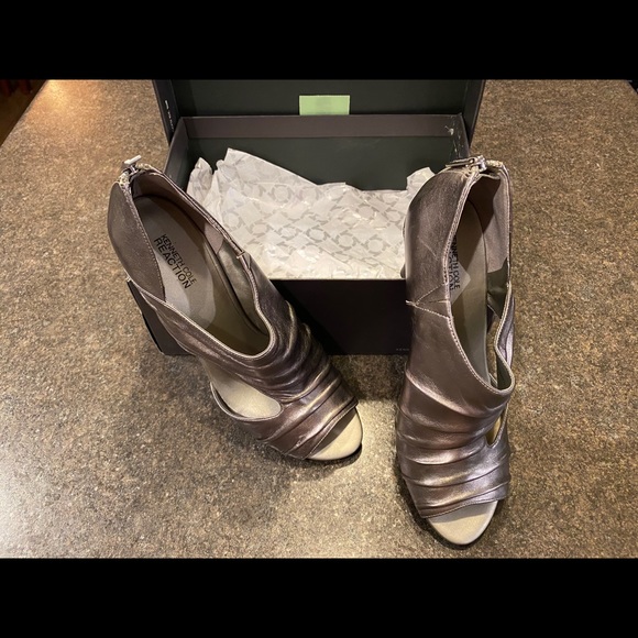 BNIB Peep Toe Cutout Booties - Picture 2 of 5